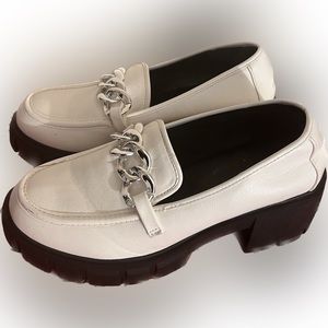 Torrid Women’s Size 9 White Heel Loafers